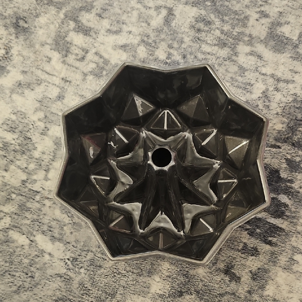 Wilton Dimensions 8-Star Bundt Pan Heavy Nonstick Aluminum Retired Gem Jewel